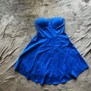 Blue strapless dress‎